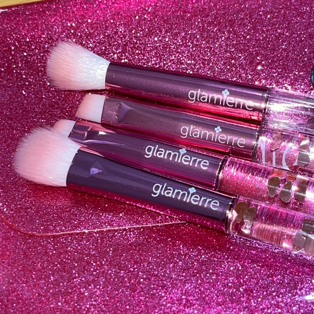 GLAMIERRE Pink Luxe Flow Glitter Hearts Eye Brush - Picture 4 of 12